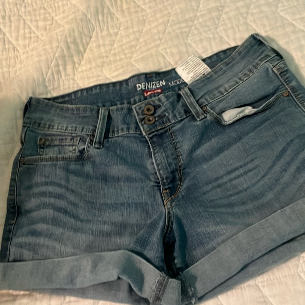 denizen from levi’s jean shorts cuffed